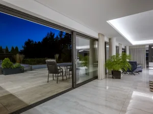 Brno Villa nad přehradou velkoformátové posuvné dveře