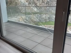 Prasklina vlivem tepelného šoku