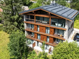 Avenue Chalet