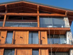 Avenue Chalet