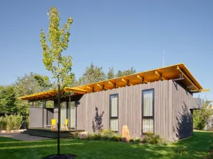 BEE HOUSE